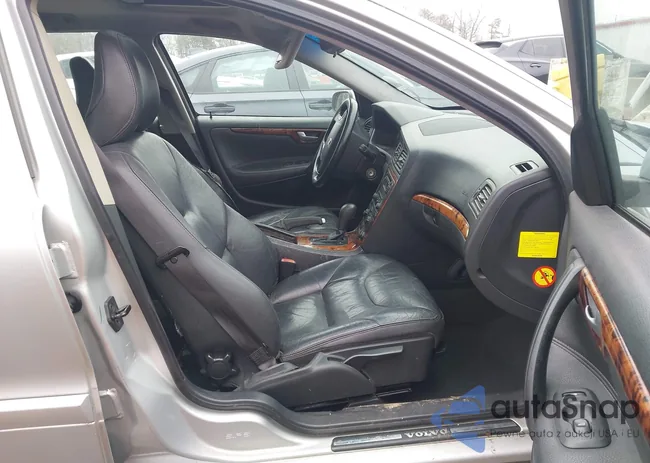 YV1SW612852477257: 44110999