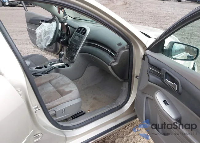 1G11B5SL0FF241574: 44111069