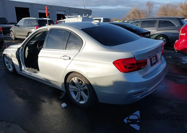 WBA8D9G36HNU66037: 44111070