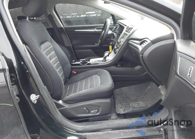 3FA6P0H76GR221576: 44110153