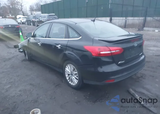 1FADP3J28JL200516: 44110342