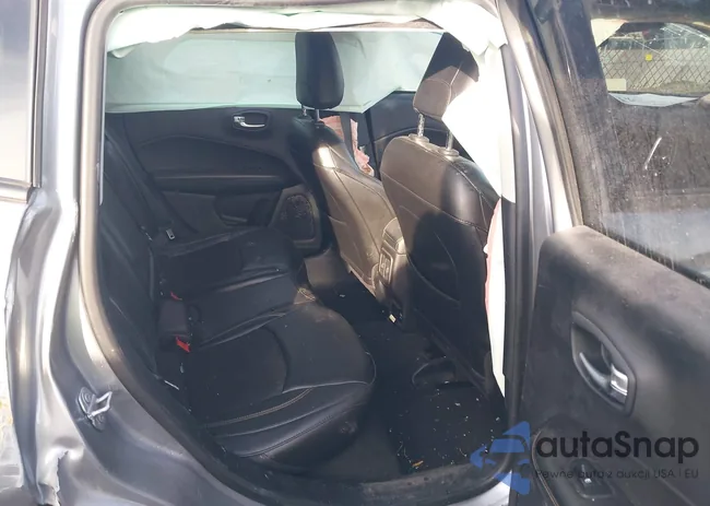 3C4NJDBB2JT349366: 44110435