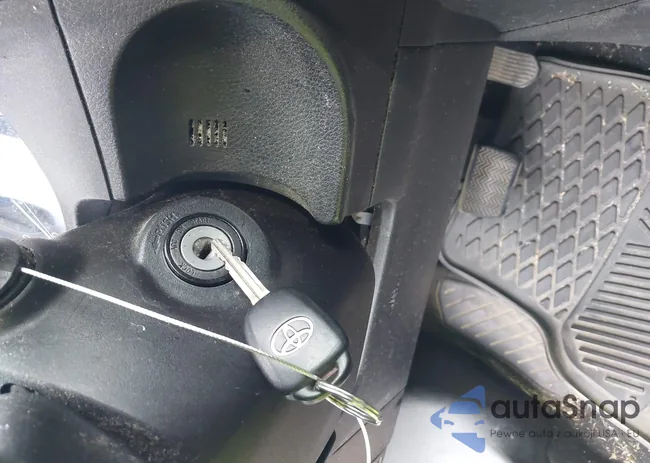 2T1BURHE3JC076594: 44110470