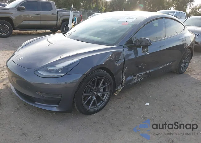 5YJ3E1EB8MF992202: 44110491