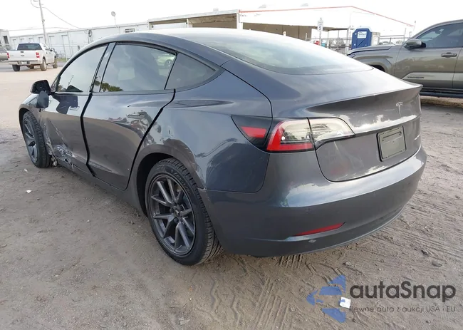 5YJ3E1EB8MF992202: 44110491