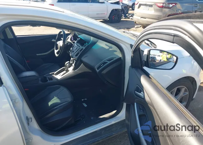 1FADP3F22EL317118: 44111507