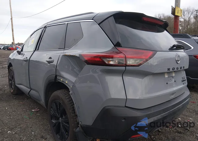 JN8BT3BBXPW184018: 44111630