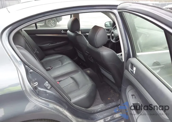 JN1CV6AR8CM671933: 44111631