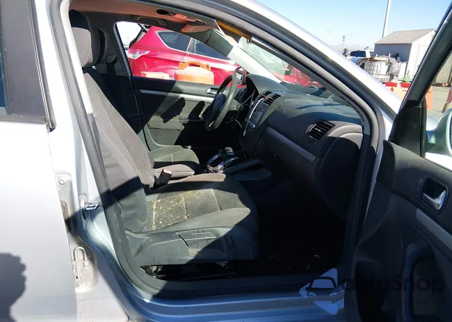 3VWJZ71K69M059757: 44111653