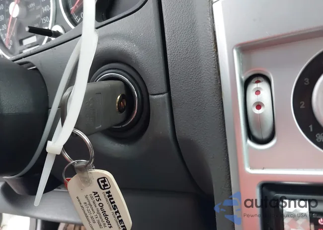 1C3AN69L76X061338: 44111708