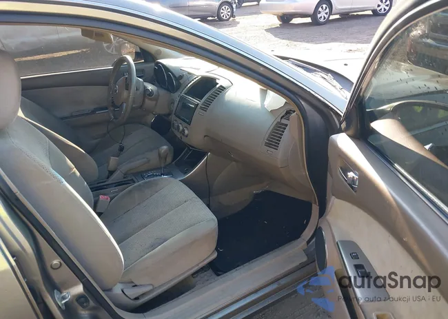 1N4AL11D26C248606: 44111719