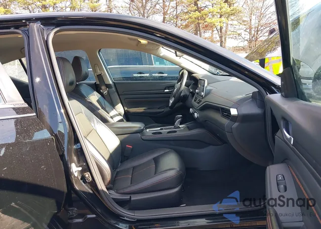 1N4BL4CV2KN320687: 44111757