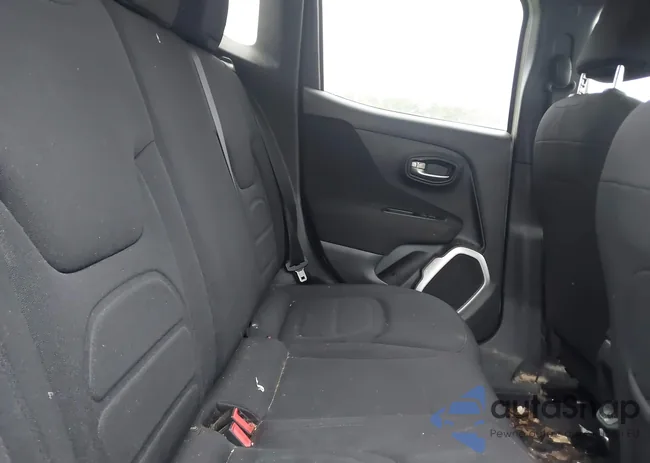 ZACCJABB2JPG71051: 44111853