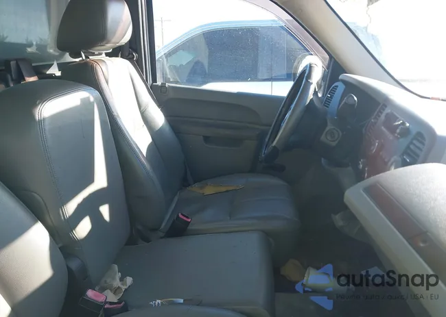 1GCNCPEX0CZ190121: 44111203