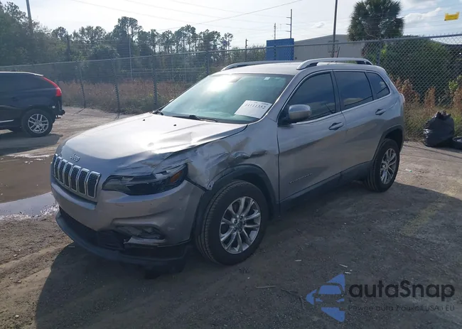 1C4PJLCB0KD143777: 44111352