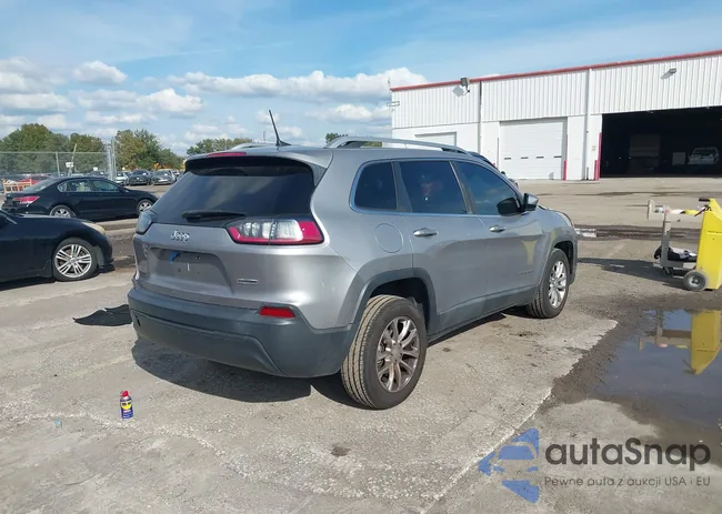 1C4PJLCB0KD143777: 44111352