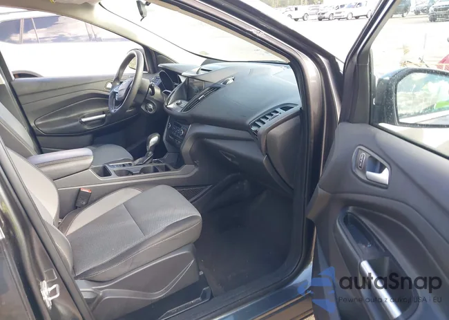 1FMCU9GD8JUA15205: 44111431