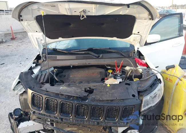 3C4NJCBBXMT502056: 44111495