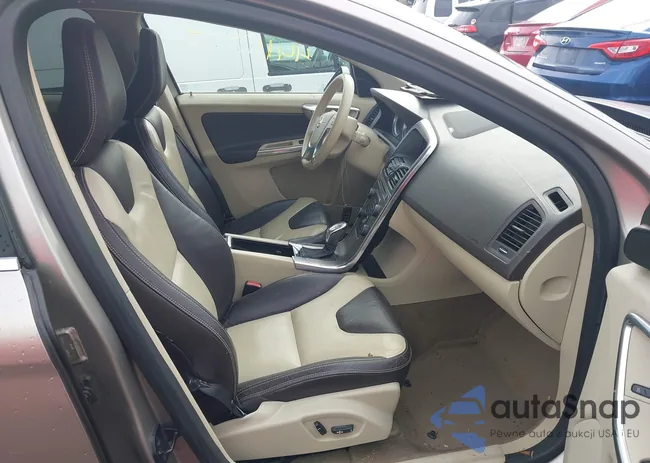 YV4902DZ2D2381126: 44112525