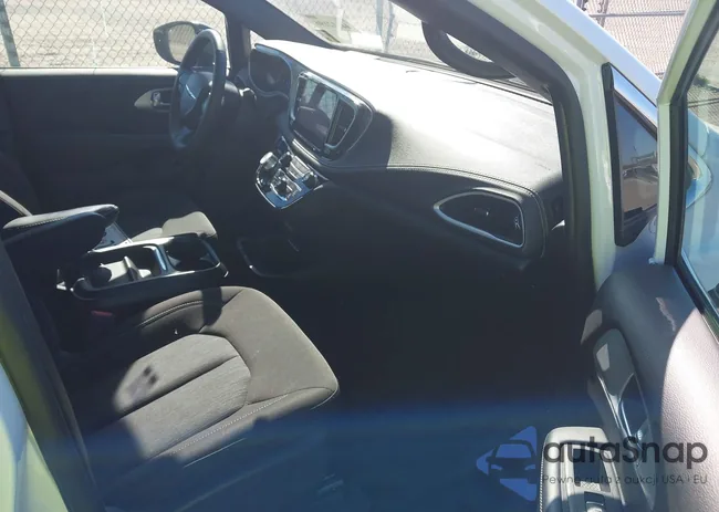 2C4RC1FG7RR194943: 44112196