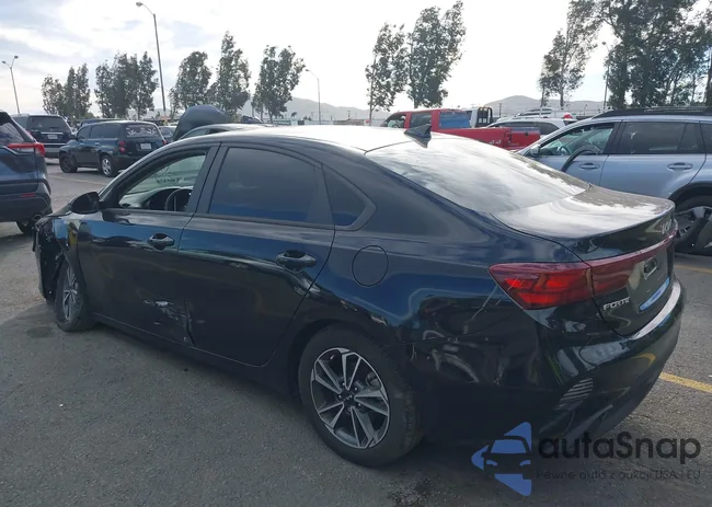 3KPF24AD0PE646797: 44112296