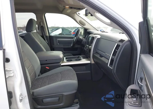 1C6RR6LT3GS168646: 44112457