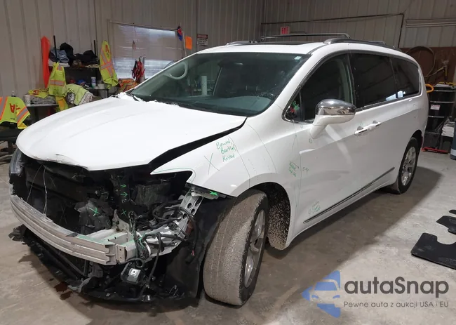 2C4RC1GG6JR232746: 44113698