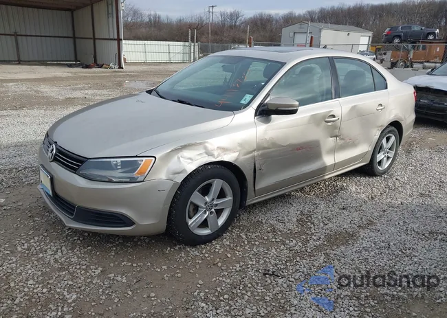 3VWLL7AJ2DM203573: 44113732