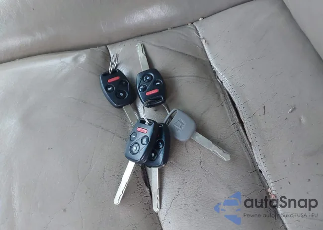 1HGCM66524A052593: 44113762