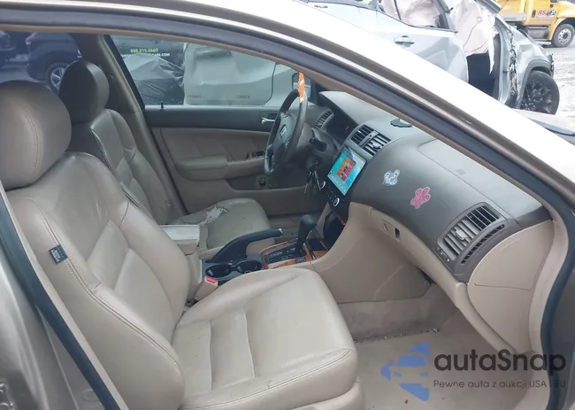 1HGCM66524A052593: 44113762