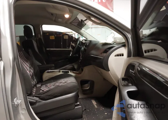 2C4RDGCG3ER128372: 44113767