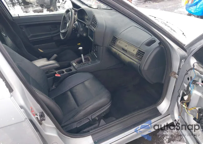 WBACD3324TAV16342: 44113811