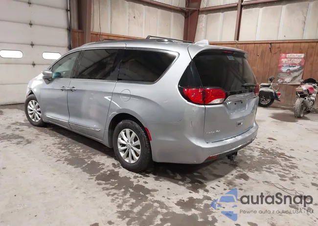 2C4RC1BG6KR582953: 44113282