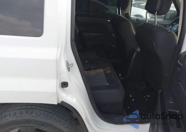 1C4NJPBA8FD402609: 44113488