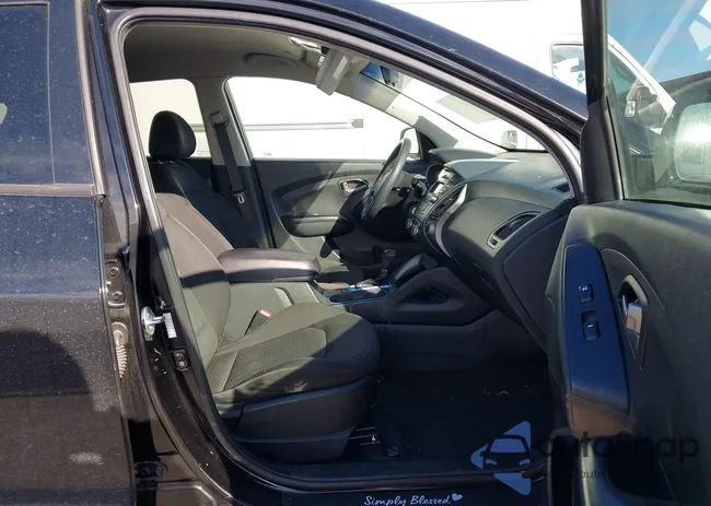 KM8JT3AF0FU061510: 44114622