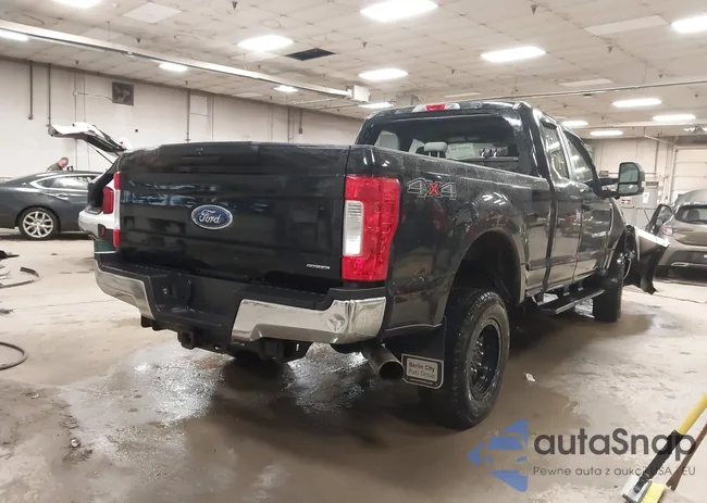 1FTHX3B62HED63495: 44114784