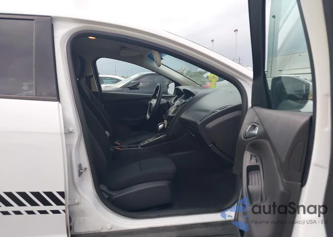 1FADP3F28HL303762: 44114786