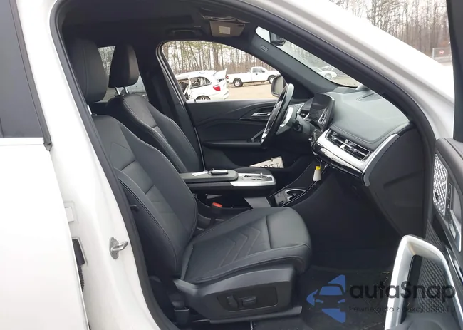 WBX73EF0XP5X01588: 44114839