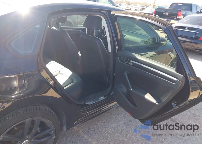 1VWAA7A34JC039593: 44114875