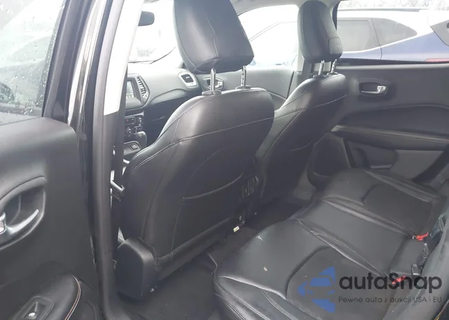 3C4NJCBB6JT235395: 44114114