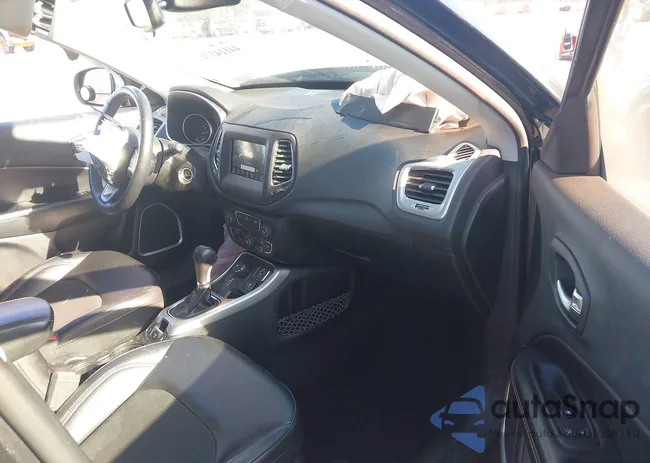 3C4NJDBB5KT656015: 44114374