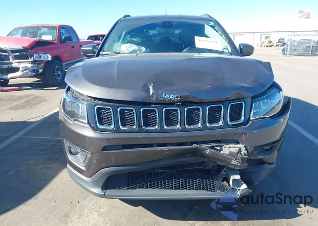 3C4NJDBB5KT656015: 44114374