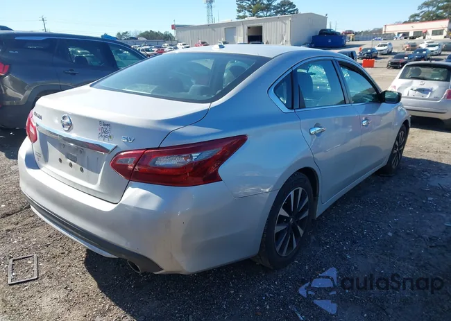 1N4AL3AP5JC169025: 44114421