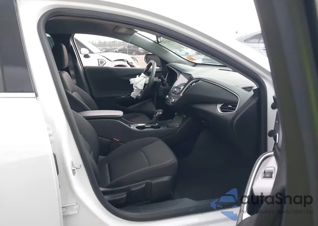 1G1ZB5ST6SF104443: 44114475