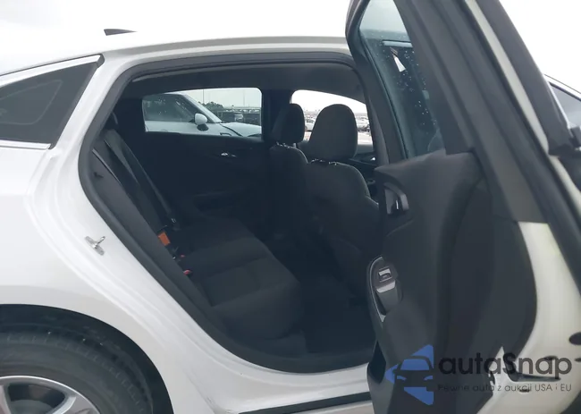 1G1ZB5ST6SF104443: 44114475