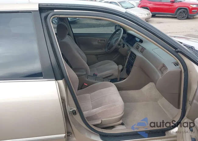 JT2BG22K0W0115441: 44115771