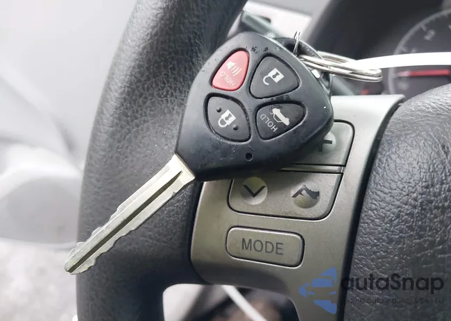 2T1BU4EE8DC087957: 44115915