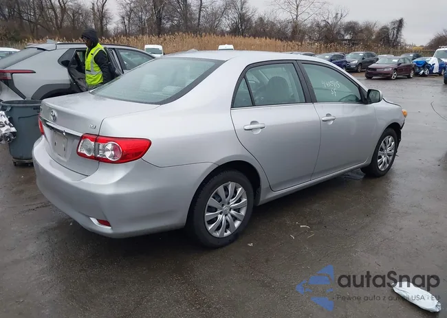 2T1BU4EE8DC087957: 44115915