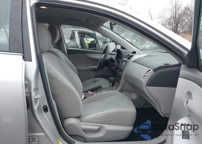 2T1BU4EE8DC087957: 44115915