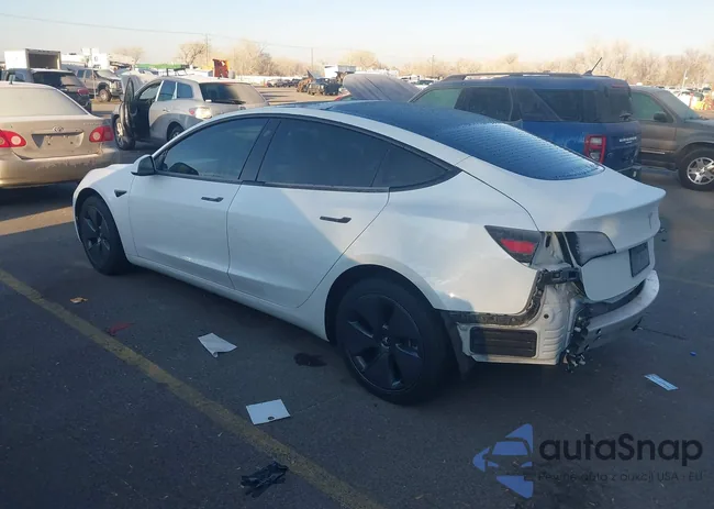 5YJ3E1EB2NF115643: 44115503